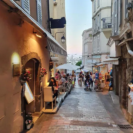 S 2p As - Le Marie Antoinette