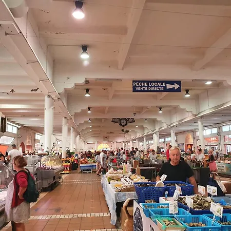 S 2p As - Le Marie Antoinette Apartment *