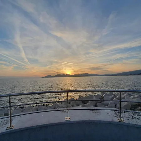 S 2p As - Le Marie Antoinette * Cannes